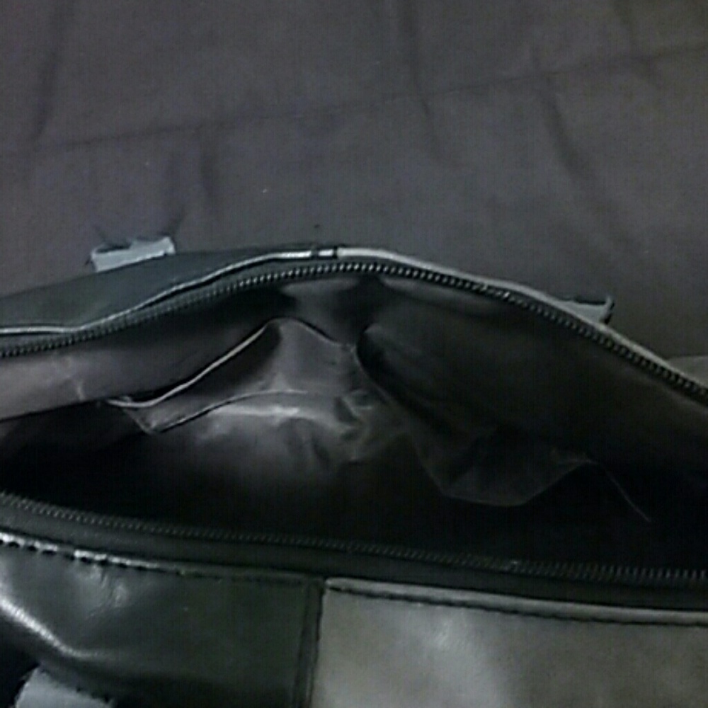 Purse - Picture 2 of 3